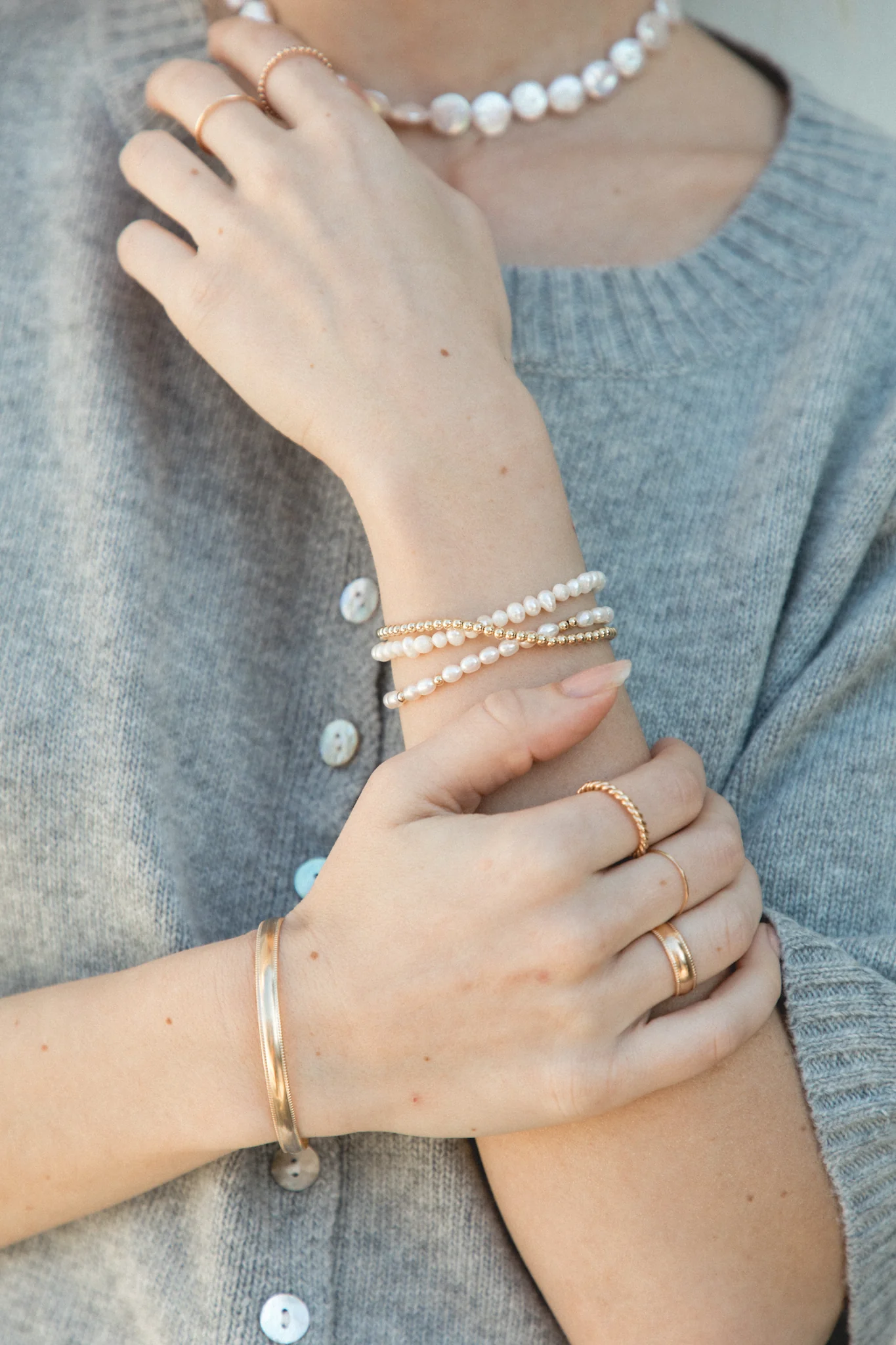 Elastic Pearl Bracelet - Image 4