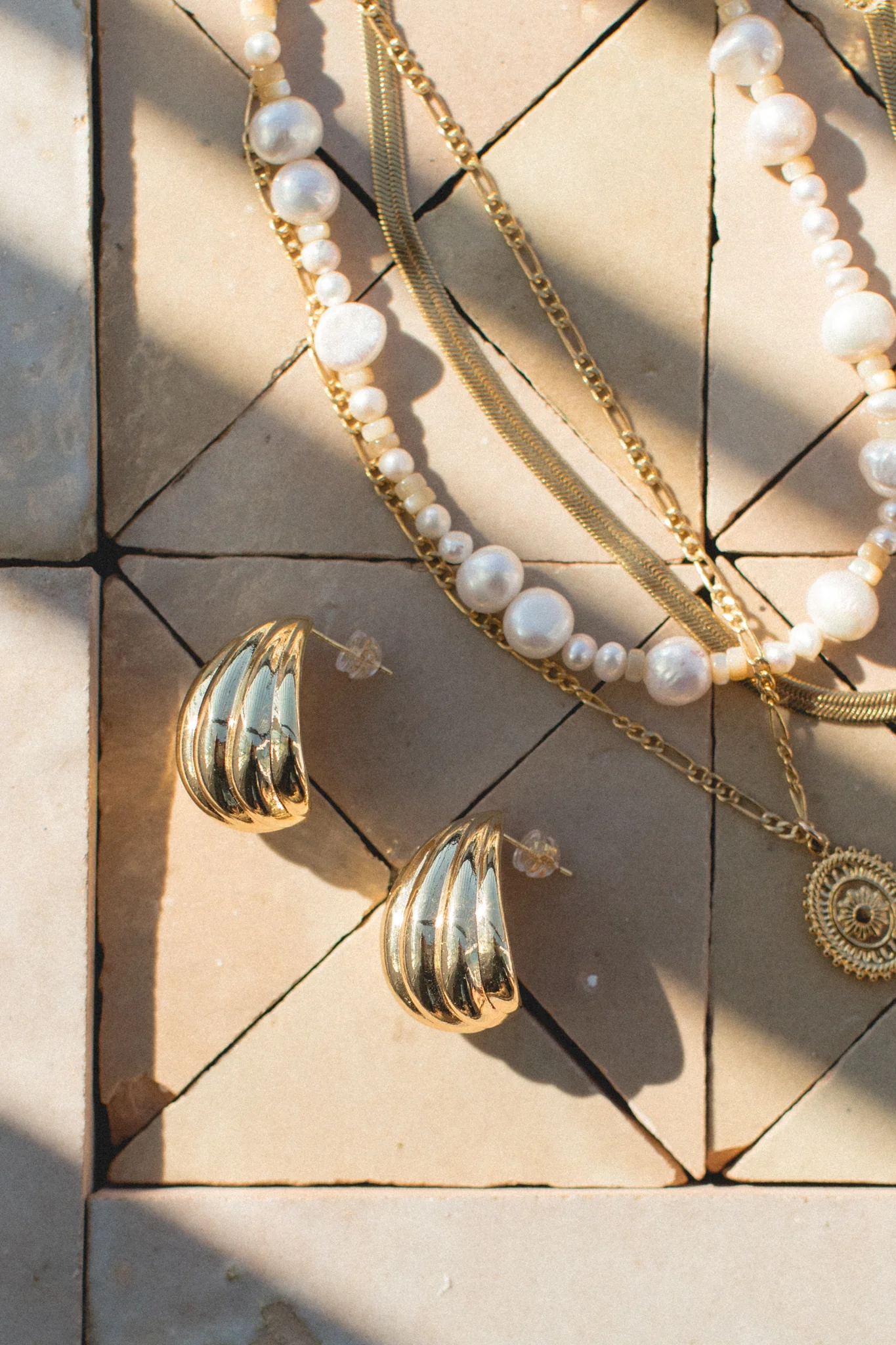 Large Clam Shell Earrings - Image 12