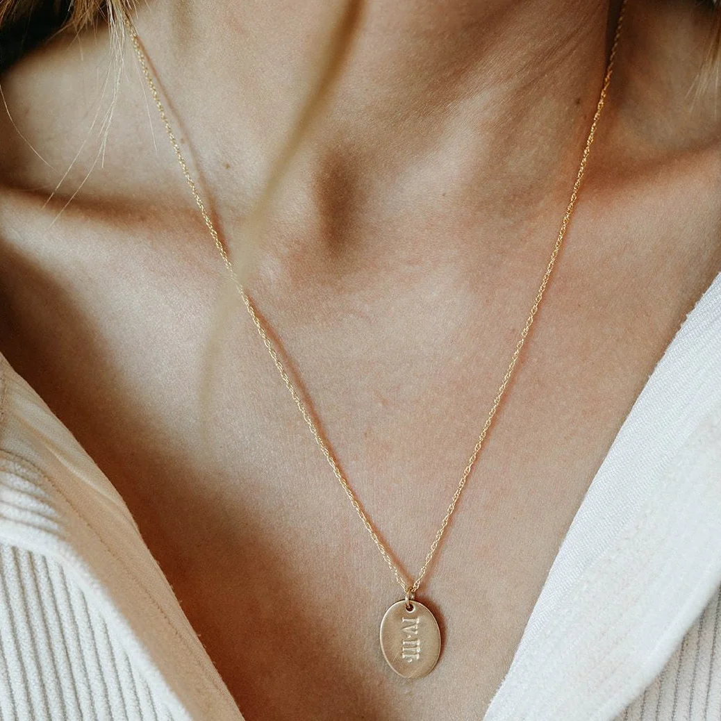 Oval Pendant Necklace - Image 3