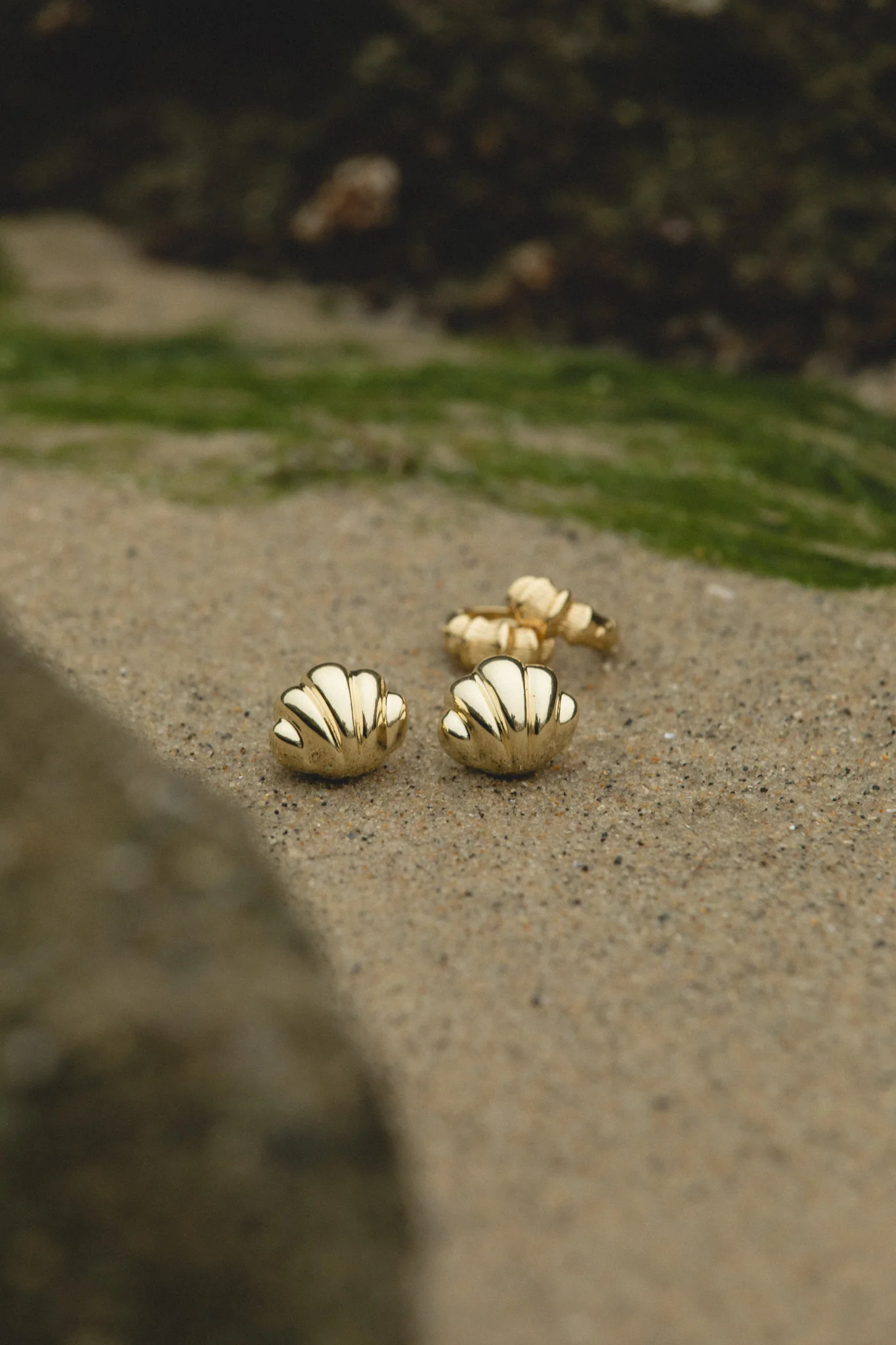 Oversized Shell Studs - Image 9