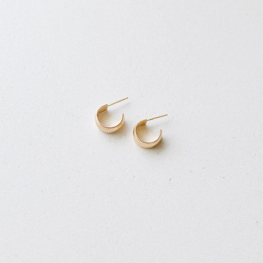 Small Ribbed Earrings - Image 4